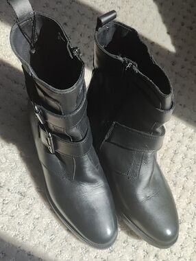 Emanuele Crasto Black Genuine Leather Buckle Ankle Boots - Women NWOT